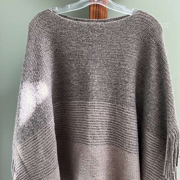 Crosstree Lane one size poncho sweater - Picture 2 of 7